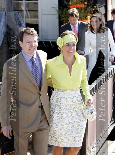 Woudrichem Den Bosch 30 april 2007
Koningin Beatrix Prins Willem Alexander Prins Friso mabel Wisse Smit Prins Constantijn Prinses Laurentien Prinses Margriet Pieter v Vollenhoven Prins Maurits Prinses Marilene Prins Bernhard jr Prinses Annette Prins Pieter Christiaan Prinses  Anita Prins Floris en Prinses Aimee koninginnedag 2007