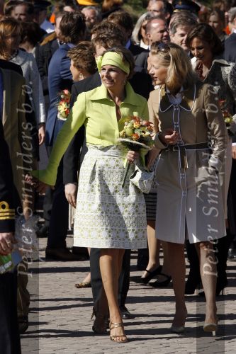 Woudrichem Den Bosch 30 april 2007
Koningin Beatrix Prins Willem Alexander Prins Friso mabel Wisse Smit Prins Constantijn Prinses Laurentien Prinses Margriet Pieter v Vollenhoven Prins Maurits Prinses Marilene Prins Bernhard jr Prinses Annette Prins Pieter Christiaan Prinses  Anita Prins Floris en Prinses Aimee koninginnedag 2007