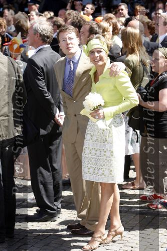 Woudrichem Den Bosch 30 april 2007
Koningin Beatrix Prins Willem Alexander Prins Friso mabel Wisse Smit Prins Constantijn Prinses Laurentien Prinses Margriet Pieter v Vollenhoven Prins Maurits Prinses Marilene Prins Bernhard jr Prinses Annette Prins Pieter Christiaan Prinses  Anita Prins Floris en Prinses Aimee koninginnedag 2007