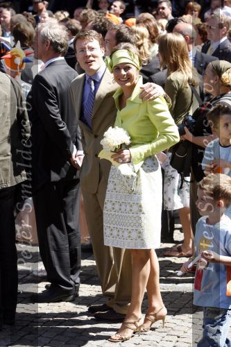Woudrichem Den Bosch 30 april 2007
Koningin Beatrix Prins Willem Alexander Prins Friso mabel Wisse Smit Prins Constantijn Prinses Laurentien Prinses Margriet Pieter v Vollenhoven Prins Maurits Prinses Marilene Prins Bernhard jr Prinses Annette Prins Pieter Christiaan Prinses  Anita Prins Floris en Prinses Aimee koninginnedag 2007