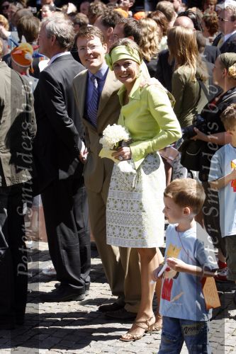 Woudrichem Den Bosch 30 april 2007
Koningin Beatrix Prins Willem Alexander Prins Friso mabel Wisse Smit Prins Constantijn Prinses Laurentien Prinses Margriet Pieter v Vollenhoven Prins Maurits Prinses Marilene Prins Bernhard jr Prinses Annette Prins Pieter Christiaan Prinses  Anita Prins Floris en Prinses Aimee koninginnedag 2007