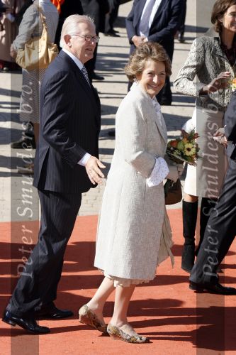 Woudrichem Den Bosch 30 april 2007
Koningin Beatrix Prins Willem Alexander Prins Friso mabel Wisse Smit Prins Constantijn Prinses Laurentien Prinses Margriet Pieter v Vollenhoven Prins Maurits Prinses Marilene Prins Bernhard jr Prinses Annette Prins Pieter Christiaan Prinses  Anita Prins Floris en Prinses Aimee koninginnedag 2007.