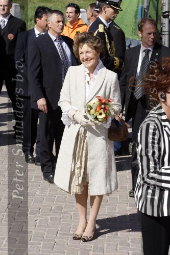 Woudrichem Den Bosch 30 april 2007
Koningin Beatrix Prins Willem Alexander Prins Friso mabel Wisse Smit Prins Constantijn Prinses Laurentien Prinses Margriet Pieter v Vollenhoven Prins Maurits Prinses Marilene Prins Bernhard jr Prinses Annette Prins Pieter Christiaan Prinses  Anita Prins Floris en Prinses Aimee koninginnedag 2007