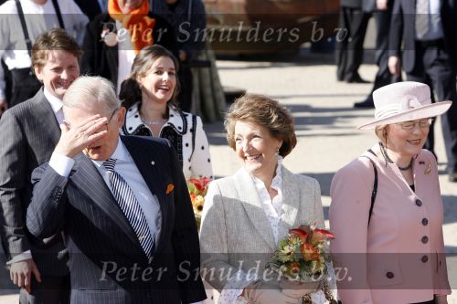 Woudrichem Den Bosch 30 april 2007
Koningin Beatrix Prins Willem Alexander Prins Friso mabel Wisse Smit Prins Constantijn Prinses Laurentien Prinses Margriet Pieter v Vollenhoven Prins Maurits Prinses Marilene Prins Bernhard jr Prinses Annette Prins Pieter Christiaan Prinses  Anita Prins Floris en Prinses Aimee koninginnedag 2007.