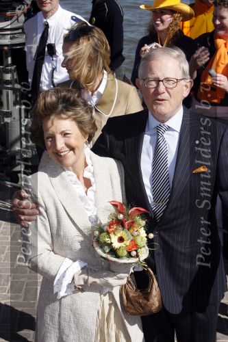 Woudrichem Den Bosch 30 april 2007
Koningin Beatrix Prins Willem Alexander Prins Friso mabel Wisse Smit Prins Constantijn Prinses Laurentien Prinses Margriet Pieter v Vollenhoven Prins Maurits Prinses Marilene Prins Bernhard jr Prinses Annette Prins Pieter Christiaan Prinses  Anita Prins Floris en Prinses Aimee koninginnedag 2007