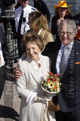 Woudrichem Den Bosch 30 april 2007
Koningin Beatrix Prins Willem Alexander Prins Friso mabel Wisse Smit Prins Constantijn Prinses Laurentien Prinses Margriet Pieter v Vollenhoven Prins Maurits Prinses Marilene Prins Bernhard jr Prinses Annette Prins Pieter Christiaan Prinses  Anita Prins Floris en Prinses Aimee koninginnedag 2007
