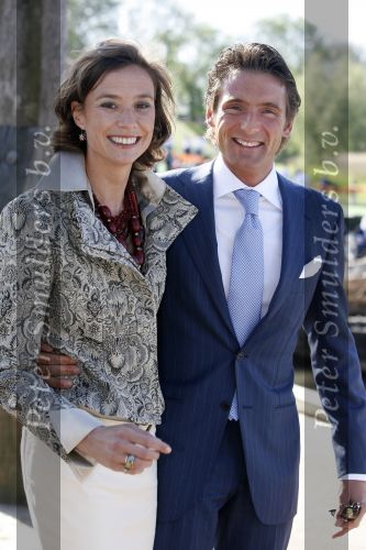 Woudrichem Den Bosch 30 april 2007
Koningin Beatrix Prins Willem Alexander Prins Friso mabel Wisse Smit Prins Constantijn Prinses Laurentien Prinses Margriet Pieter v Vollenhoven Prins Maurits Prinses Marilene Prins Bernhard jr Prinses Annette Prins Pieter Christiaan Prinses  Anita Prins Floris en Prinses Aimee koninginnedag 2007