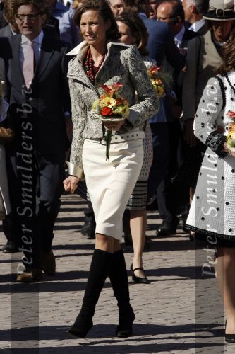 Woudrichem Den Bosch 30 april 2007
Koningin Beatrix Prins Willem Alexander Prins Friso mabel Wisse Smit Prins Constantijn Prinses Laurentien Prinses Margriet Pieter v Vollenhoven Prins Maurits Prinses Marilene Prins Bernhard jr Prinses Annette Prins Pieter Christiaan Prinses  Anita Prins Floris en Prinses Aimee koninginnedag 2007