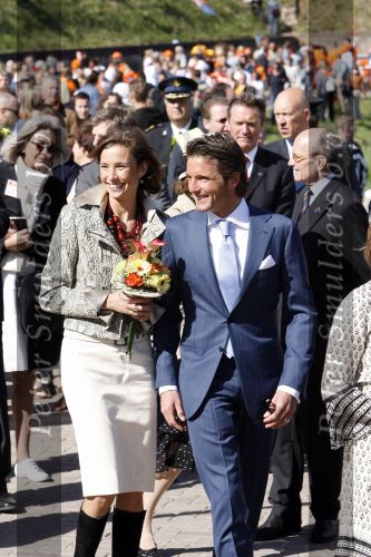 Woudrichem Den Bosch 30 april 2007
Koningin Beatrix Prins Willem Alexander Prins Friso mabel Wisse Smit Prins Constantijn Prinses Laurentien Prinses Margriet Pieter v Vollenhoven Prins Maurits Prinses Marilene Prins Bernhard jr Prinses Annette Prins Pieter Christiaan Prinses  Anita Prins Floris en Prinses Aimee koninginnedag 2007