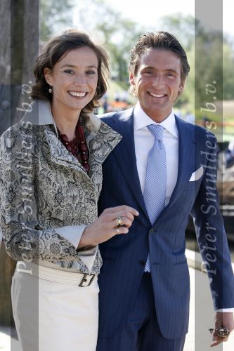 Woudrichem Den Bosch 30 april 2007
Koningin Beatrix Prins Willem Alexander Prins Friso mabel Wisse Smit Prins Constantijn Prinses Laurentien Prinses Margriet Pieter v Vollenhoven Prins Maurits Prinses Marilene Prins Bernhard jr Prinses Annette Prins Pieter Christiaan Prinses  Anita Prins Floris en Prinses Aimee koninginnedag 2007