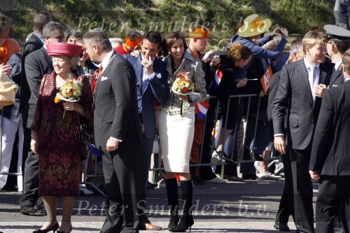 Woudrichem Den Bosch 30 april 2007
Koningin Beatrix Prins Willem Alexander Prins Friso mabel Wisse Smit Prins Constantijn Prinses Laurentien Prinses Margriet Pieter v Vollenhoven Prins Maurits Prinses Marilene Prins Bernhard jr Prinses Annette Prins Pieter Christiaan Prinses  Anita Prins Floris en Prinses Aimee koninginnedag 2007