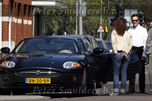 Amsterdam 19 april 2007
Robert Schoemacher in zijn nieuwe jaguar met speciaa kenteken