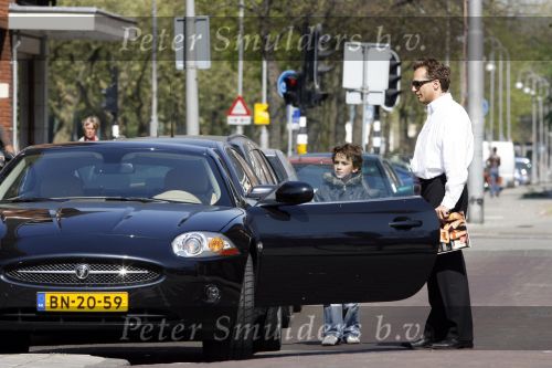 Amsterdam 19 april 2007
Robert Schoemacher in zijn nieuwe jaguar met speciaa kenteken