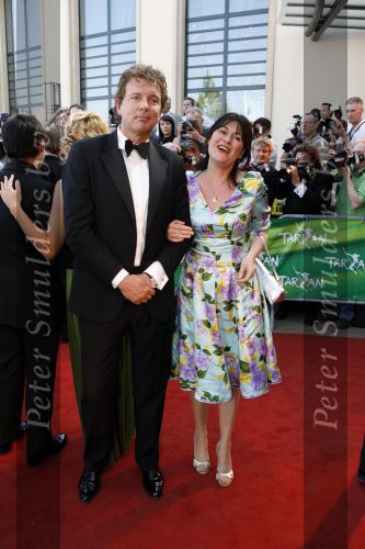 Scheveningen 15 april 2007
Premiere Tarzan in het circus theater. Robert ten Brink met zijn vrouw Roos