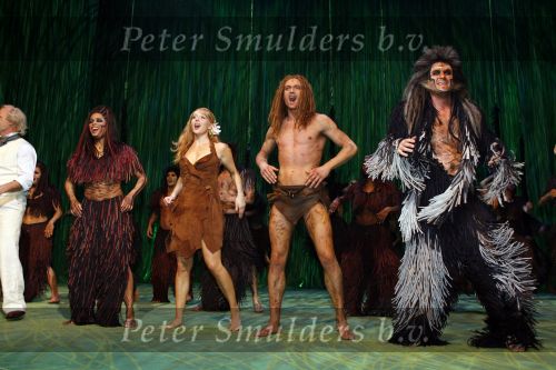 Scheveningen 15 april 2007
Premiere Tarzan in het circus theater. Chantal Janzen Ron Linjk Chaira Borderslee Jeroen Phaff