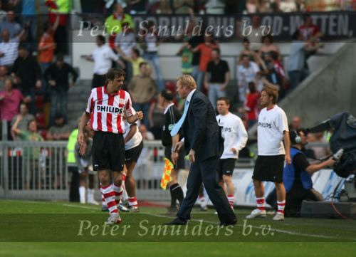 Eindhoven, 29 April 2007 Kampioenswestrijd PSV-Vitesse, eindstand 5-1
Seizoen 2006/2007 Onverwachts landskampioenschap voor PSV doordat de concurrent AZ verloor en Ajax een doelpunt tekort kwam.
Phillip Cocu die aankondigde dat dit officieel zijn laatste wedstrijd was bij PSV in een van zijn laaste gesprekken met zijn coach Ronald Koeman