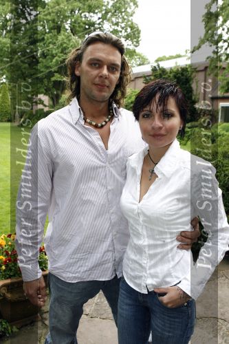 Laren 8 mei 2007
Johny Kraaykamp sr  presentatie dvd in de singer in laren. Sanne Kraaykamp met vriend