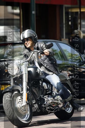 Amsterdam 5 mei 2007
Steve te Pas en zijn vrouw Maria Kooistra op harley Davidson op de cornelis schuytstraat.