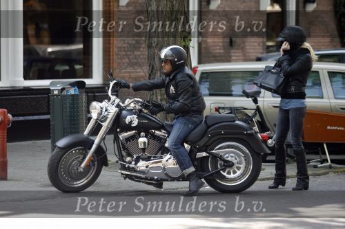 Amsterdam 5 mei 2007
Steve te Pas en zijn vrouw Maria Kooistra op harley Davidson op de cornelis schuytstraat.