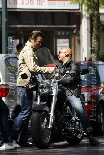 Amsterdam 5 mei 2007
Steve te Pas en Winston Gershtanowitz bij harley Davidson op de cornelis schuytstraat.