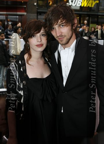 Amsterdam 7 mei 2007
Premiere amerikaanse film interview in Tuschinski. Tara Elders zwanger met vriend Michiel Huisman