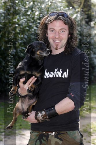Bosch en Duin 11 april 2007
Belinda Meuldijk en haar verloofde Thierry Duval met hun honden.