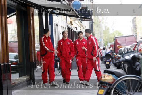 Amsterdam 24 april 2007
Tom v Mul en andere ajax spelers op de pc hooftstraat.