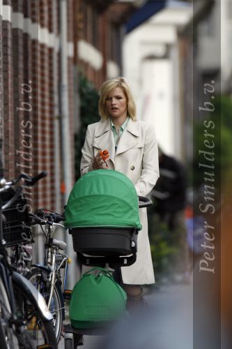 Amstedam 10 april 2007
Tooske Ragas achter kinderwagen,