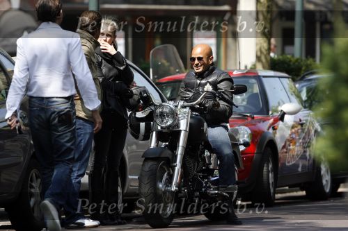 Amsterdam 5 mei 2007
Steve te Pas en zijn vrouw Maria Kooistra op harley Davidson op de cornelis schuytstraat.