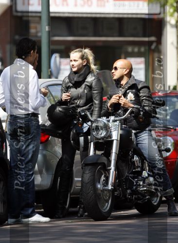 Amsterdam 5 mei 2007
Steve te Pas en zijn vrouw Maria Kooistra op harley Davidson op de cornelis schuytstraat.