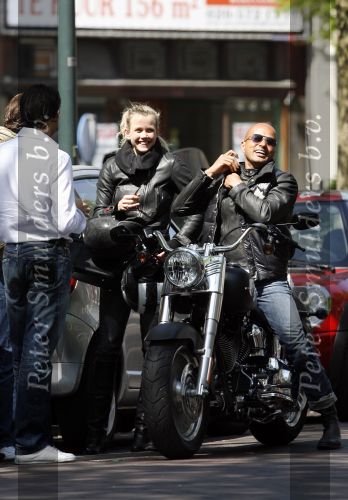 Amsterdam 5 mei 2007
Steve te Pas en zijn vrouw Maria Kooistra op harley Davidson op de cornelis schuytstraat.