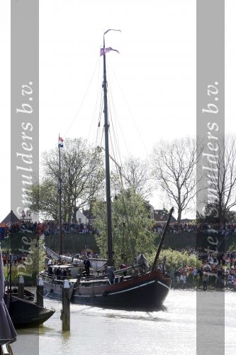 Woudrichem Den Bosch 30 april 2007
Koningin Beatrix Prins Willem Alexander Prins Friso mabel Wisse Smit Prins Constantijn Prinses Laurentien Prinses Margriet Pieter v Vollenhoven Prins Maurits Prinses Marilene Prins Bernhard jr Prinses Annette Prins Pieter Christiaan Prinses  Anita Prins Floris en Prinses Aimee koninginnedag 2007