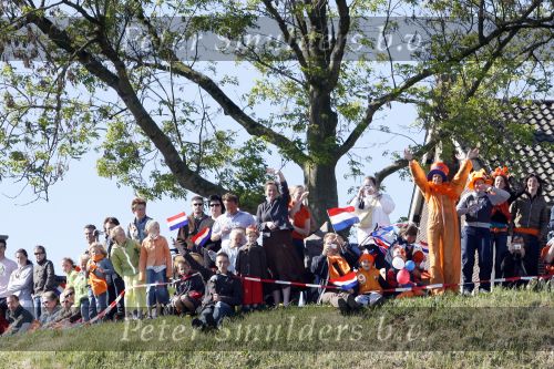 Woudrichem Den Bosch 30 april 2007
Koningin Beatrix Prins Willem Alexander Prins Friso mabel Wisse Smit Prins Constantijn Prinses Laurentien Prinses Margriet Pieter v Vollenhoven Prins Maurits Prinses Marilene Prins Bernhard jr Prinses Annette Prins Pieter Christiaan Prinses  Anita Prins Floris en Prinses Aimee koninginnedag 2007