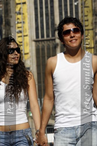Amsterdam 14 april 2007
Jan Smit en Yolanthe Cabau v Kasbergen hand in hand op straat in Amsterdam.