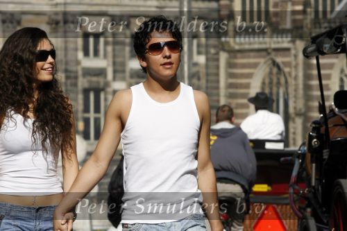 Amsterdam 14 april 2007
Jan Smit en Yolanthe Cabau v Kasbergen hand in hand op straat in Amsterdam.