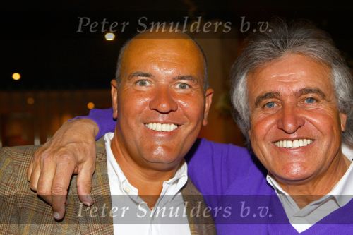 Weert, 19 April 2010
Johnny Hoes 93 jaar Feest bij Golden Tulip Hotel
Met veel bekende Nederlandstalige artiesten
Adrian Hoes met zijn broer Johnny Hoes Jr.
Foto Peter Smulders