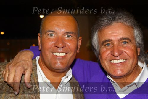 Weert, 19 April 2010
Johnny Hoes 93 jaar Feest bij Golden Tulip Hotel
Met veel bekende Nederlandstalige artiesten
Adrian Hoes met zijn broer Johnny Hoes Jr.
Foto Peter Smulders