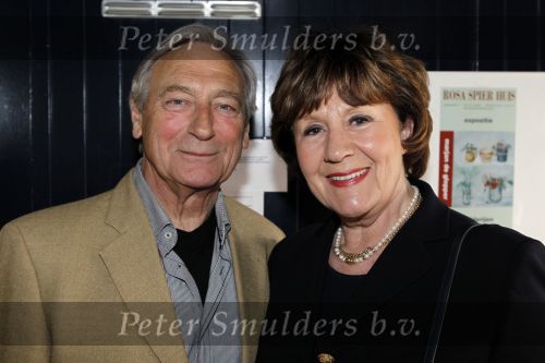 Laren 19 april 2010
Presentatie boek en de 85 e verjaardag van Johnny Kraaijkamp sr in het Rosa Spier huis. Annewil Blankers met man
Peter Smulders bv