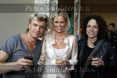 Amsterdam 20 april 2010
Presentatie boek Antoinnette Scheulderman. Antoinette met Hans Klok en Antoinette Beumer
Peter Smulders bv