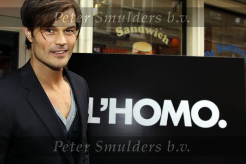 Amsterdam 10 mei 2010
Presentatie nieuwe L \'Homo in de Momartre. Arie Boomsma
Peter Smulders bv