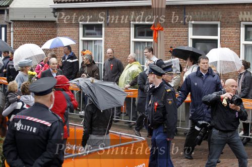 Wemeldinge/Middelburg  30 april 2010
Koningin Beatrix Prins Willem Alexander Prinses Maxima Prins Friso Prinses mabel Wisse Smit Prins Constantijn Prinses laurentien Pieter v Vollenhoven Prinses Margriet Prins Bernhard jr en Prinses Annette Prins Pieter Christiaan Prinses Anita Prins Floris en Prinses Aimee vieren koninginnedag. Bertus Holkema
Peter Smulders bv