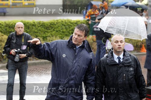 Wemeldinge/Middelburg  30 april 2010
Koningin Beatrix Prins Willem Alexander Prinses Maxima Prins Friso Prinses mabel Wisse Smit Prins Constantijn Prinses laurentien Pieter v Vollenhoven Prinses Margriet Prins Bernhard jr en Prinses Annette Prins Pieter Christiaan Prinses Anita Prins Floris en Prinses Aimee vieren koninginnedag. Bertus Holkema
Peter Smulders bv