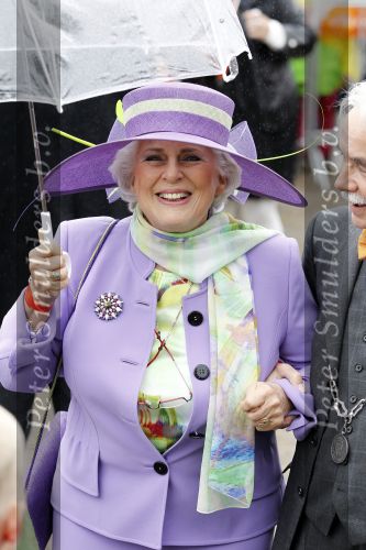 Wemeldinge/Middelburg  30 april 2010
Koningin Beatrix Prins Willem Alexander Prinses Maxima Prins Friso Prinses mabel Wisse Smit Prins Constantijn Prinses laurentien Pieter v Vollenhoven Prinses Margriet Prins Bernhard jr en Prinses Annette Prins Pieter Christiaan Prinses Anita Prins Floris en Prinses Aimee vieren koninginnedag. Carla Peijs
Peter Smulders bv