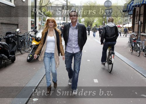 Amsterdam 10 mei 2010
Presentatie nieuwe L \'Homo in de Momartre. Chris Tates met vriendin
Peter Smulders bv