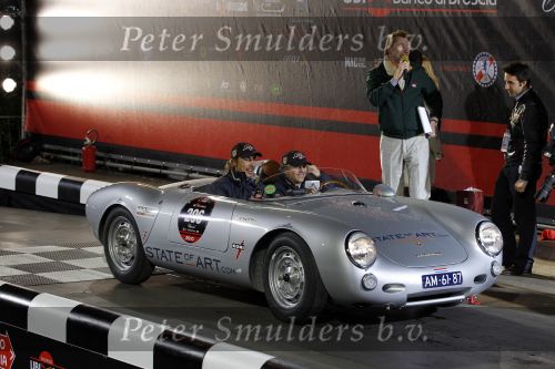 Brescia 6 mei 2010
Mille Miglia in brescia. Jan Lammers en Chris Zegers rijden in porsche spyder van State of art.
Peter Smulders bv
