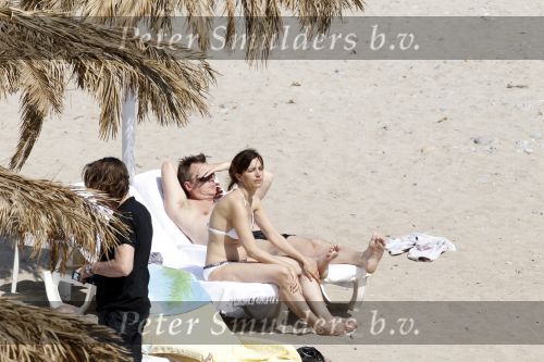 Ibiza 2 mei 2010
Wessel v Diepen en Daphne Bunskoek op vakantie op ibiza samen met India en Erik de zwart en zijn gezin.
Peter Smulders bv