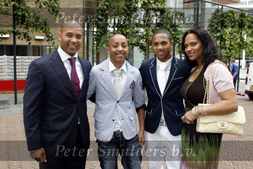 Rotterdam 27 mei 2010
Trouwen Royston Drenthe in rotterdam met Daisy. Dean en Magali Gorre met hun zoons
Peter Smulders bv