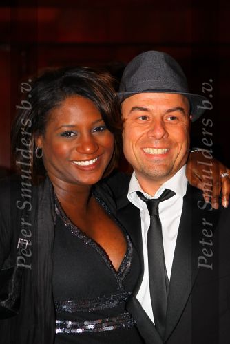 Noordwijk, 2 Mei 2010 Hotel van Oranje, Feest Gerard Joling t.g.v.
het 25 jaar artiesten jubileum
Edsilia Rombley met haar man
Foto Peter Smulders BV