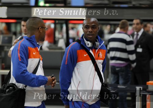 Noordwijk en Schiphol 19 mei 2010
Vertrek Nederlands elftal met vrouwen en kinderen naar Oostenrijk voor trainingskamp ivm WK voetbal. Edson Braafheid
Peter Smulders bv