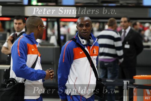 Noordwijk en Schiphol 19 mei 2010
Vertrek Nederlands elftal met vrouwen en kinderen naar Oostenrijk voor trainingskamp ivm WK voetbal. Edson Braafheid
Peter Smulders bv